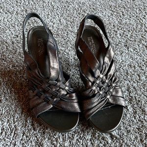 NWOT Kenneth Cole Reaction bronze heeled sandals, size 7 1/2M